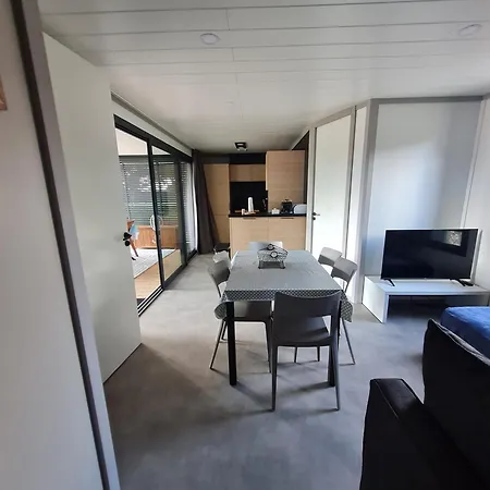 De Prestige A Agde, Privee Avec Et Piscines Proche Plages 木屋